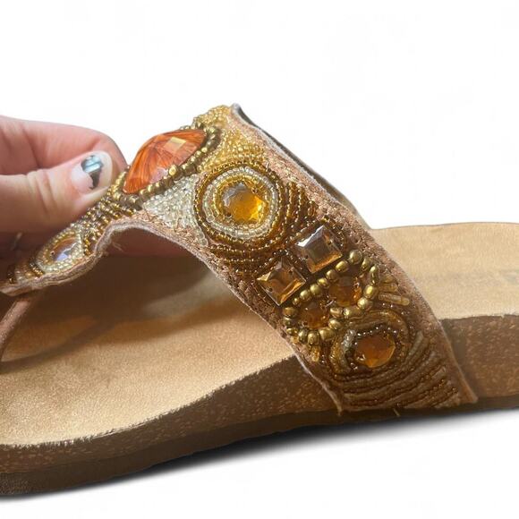 Gorgeous beaded leather wedge sandals - Picture 3 of 6